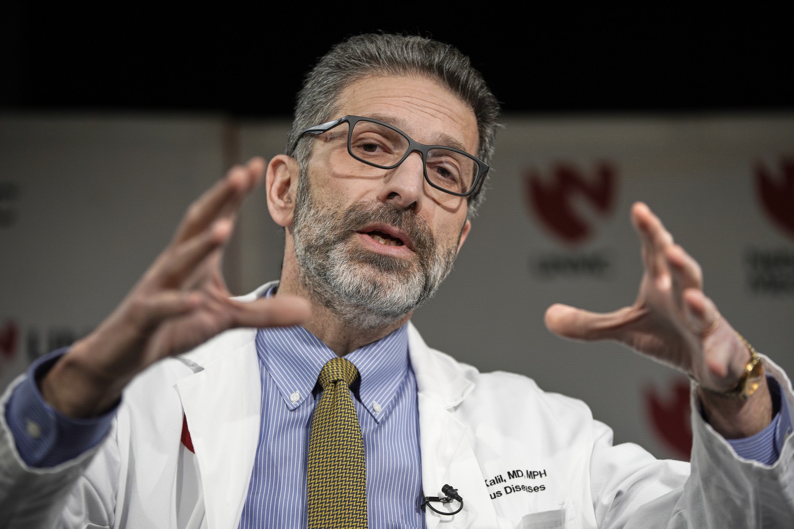 Médico brasileiro André Kalil lidera estudo de remédio contra Covid-19 ...