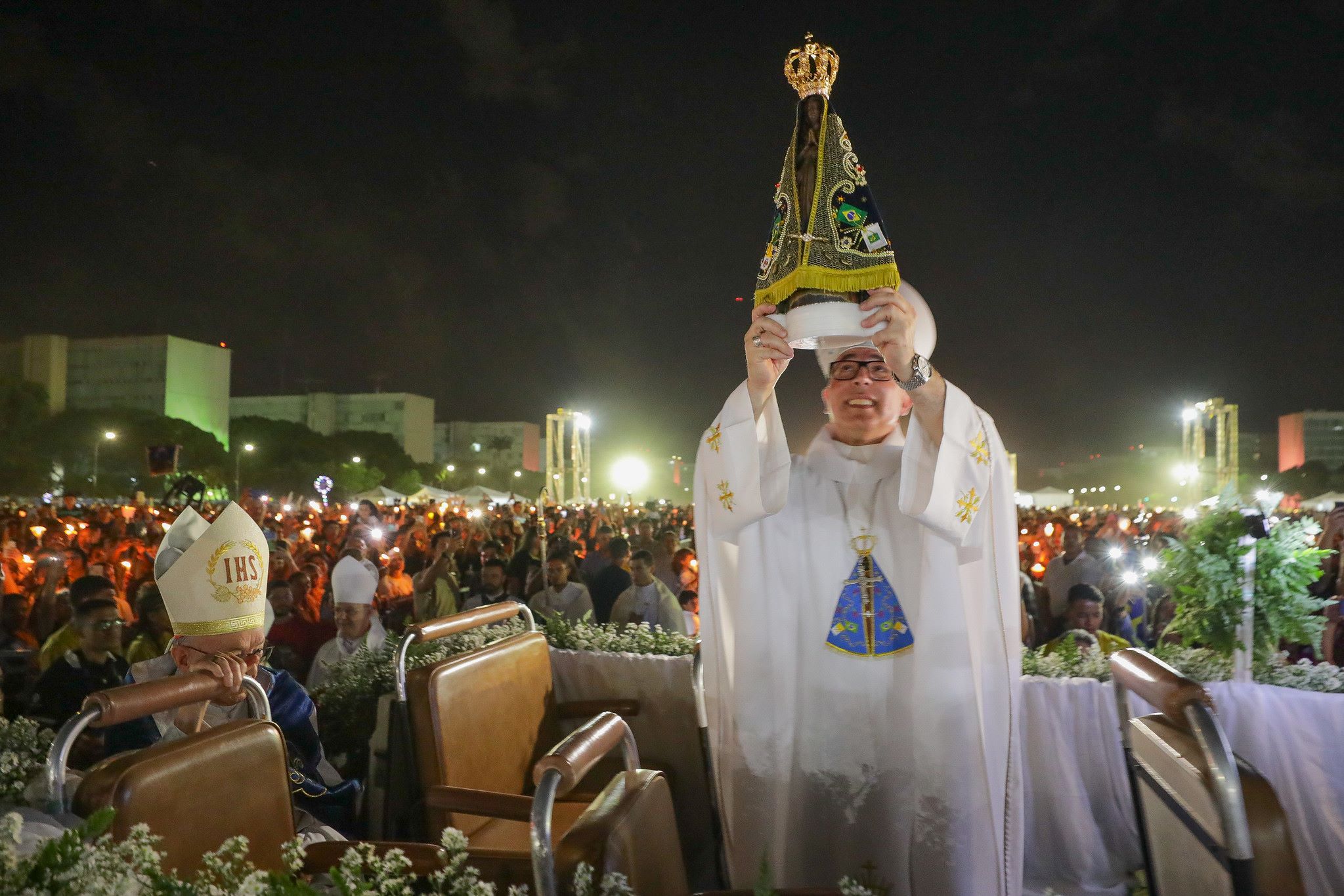 Nossa Senhora Aparecida é Celebrada Com Festa Grandiosa Em Brasília