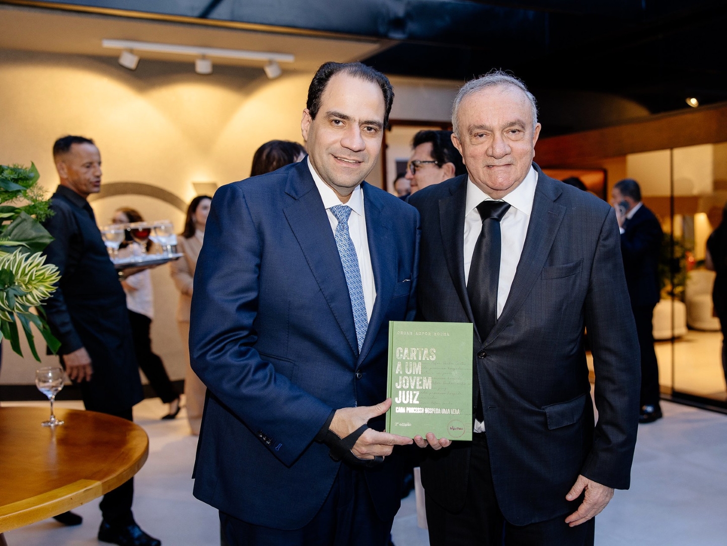 Presidente da OAB Nacional Beto Simonetti com o ex-presidente do STJ ...